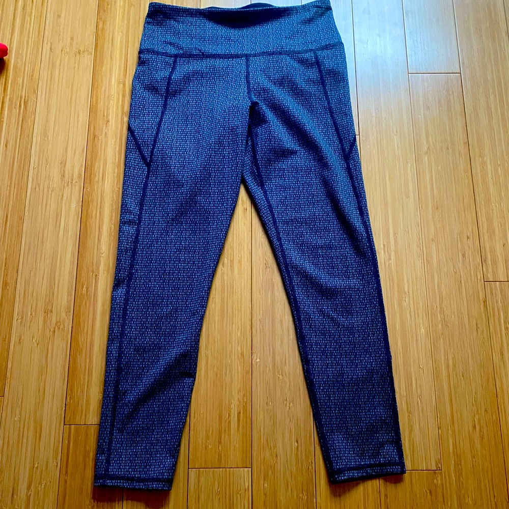 Woman’s under Armour leggings